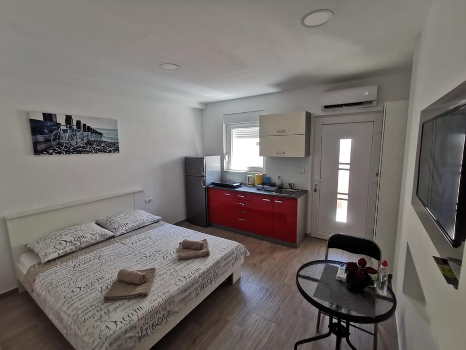 Twins Apartment in Pula