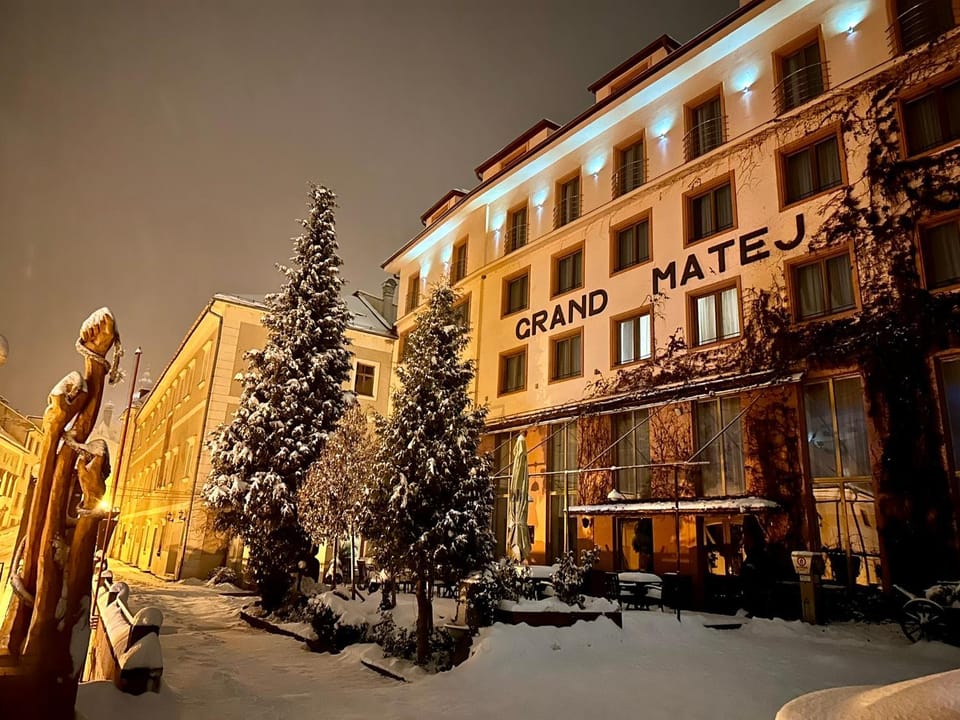 Property building, Winter