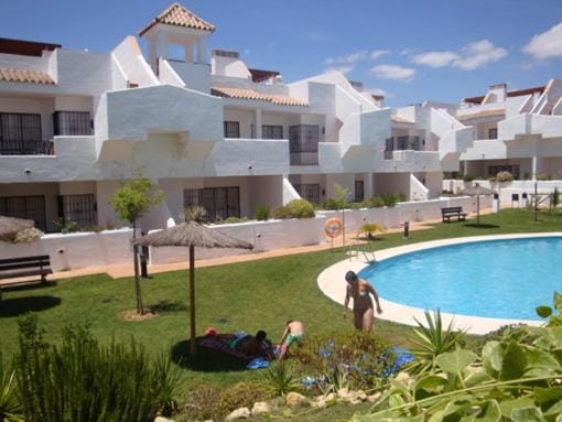 Swimming pool, Swimming pool