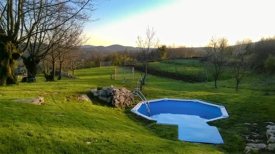 Swimming pool, Location, children, Family