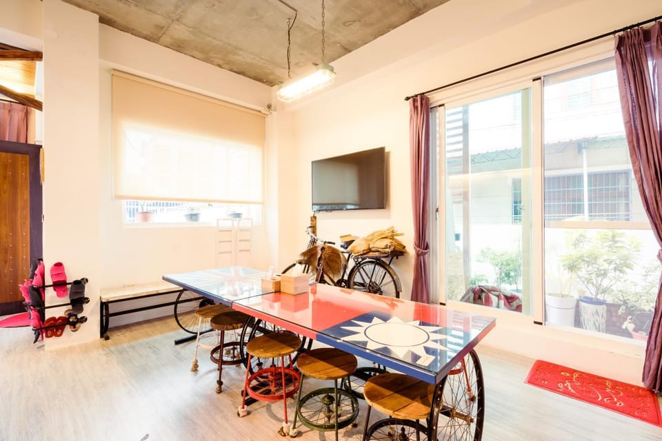 TV and multimedia, Living room, Lounge or bar