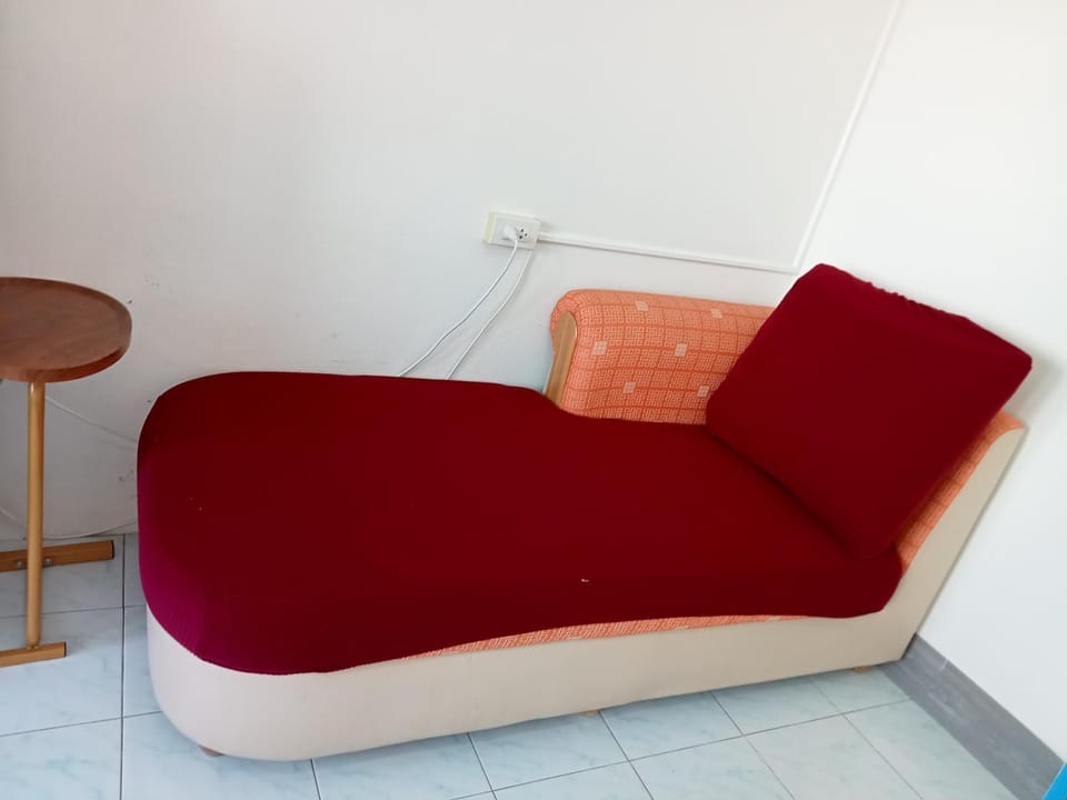 Happy Home Guest House Bed and Breakfast in Phe