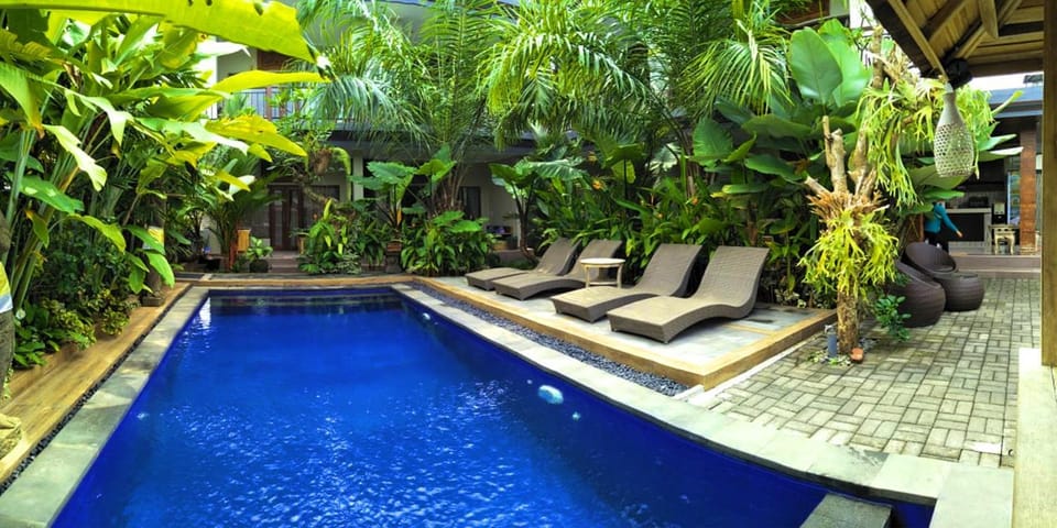 Spring, Day, Garden, On site, Pool view, Pool view, Swimming pool