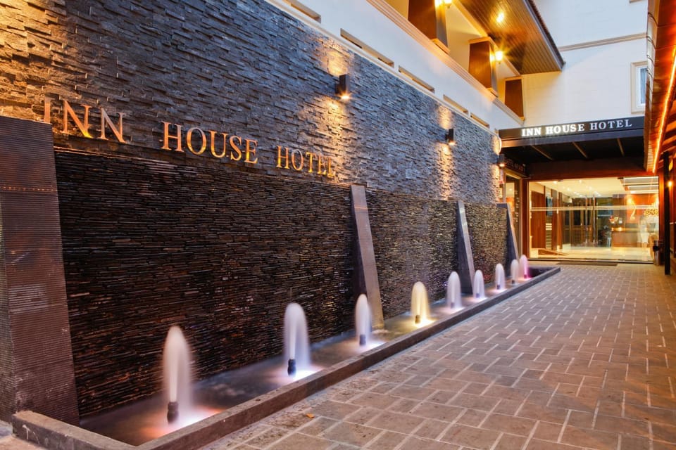 Property building, Facade/entrance, Night