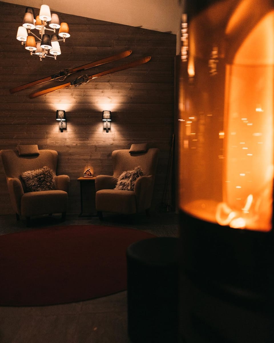 Property building, Lobby or reception, Lounge or bar, Seating area