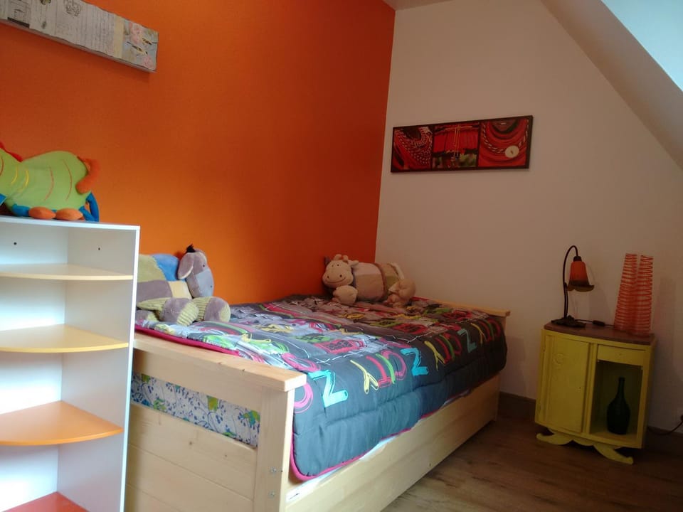 Bed, Bedroom