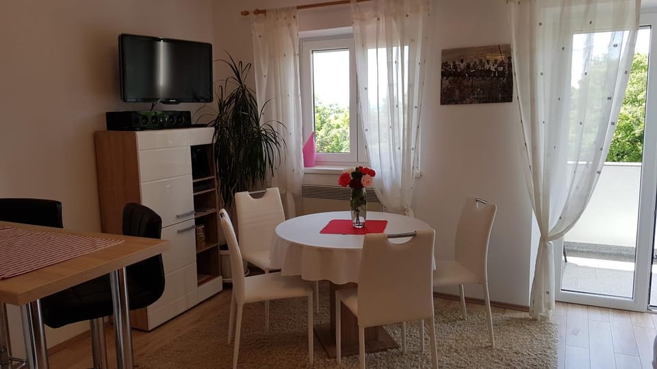 Living room, Dining area