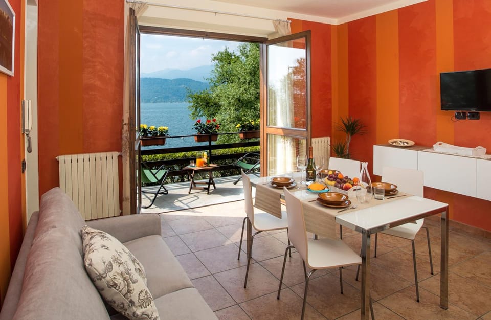 TV and multimedia, View (from property/room), Lunch