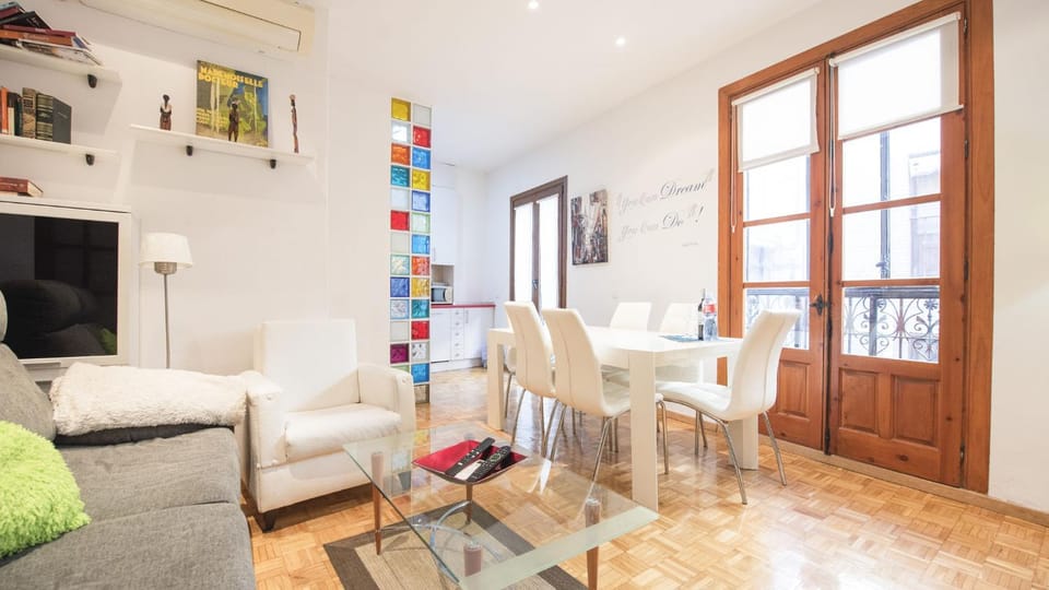 Communal lounge/ TV room, Balcony/Terrace