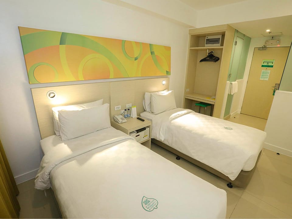 Bed, Photo of the whole room, Bedroom, air conditioner
