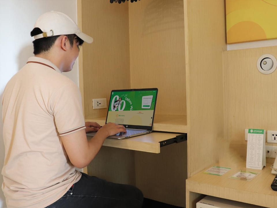 People, TV and multimedia, Bedroom