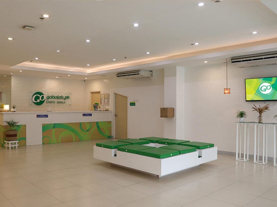 Communal lounge/ TV room, Lobby or reception