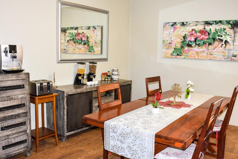 Dining area, Internal: Not applicable to any particular room