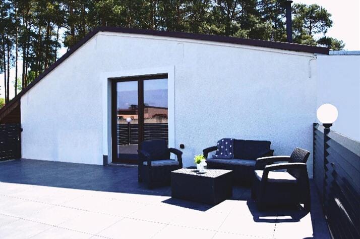 Patio, Balcony/Terrace, Seating area