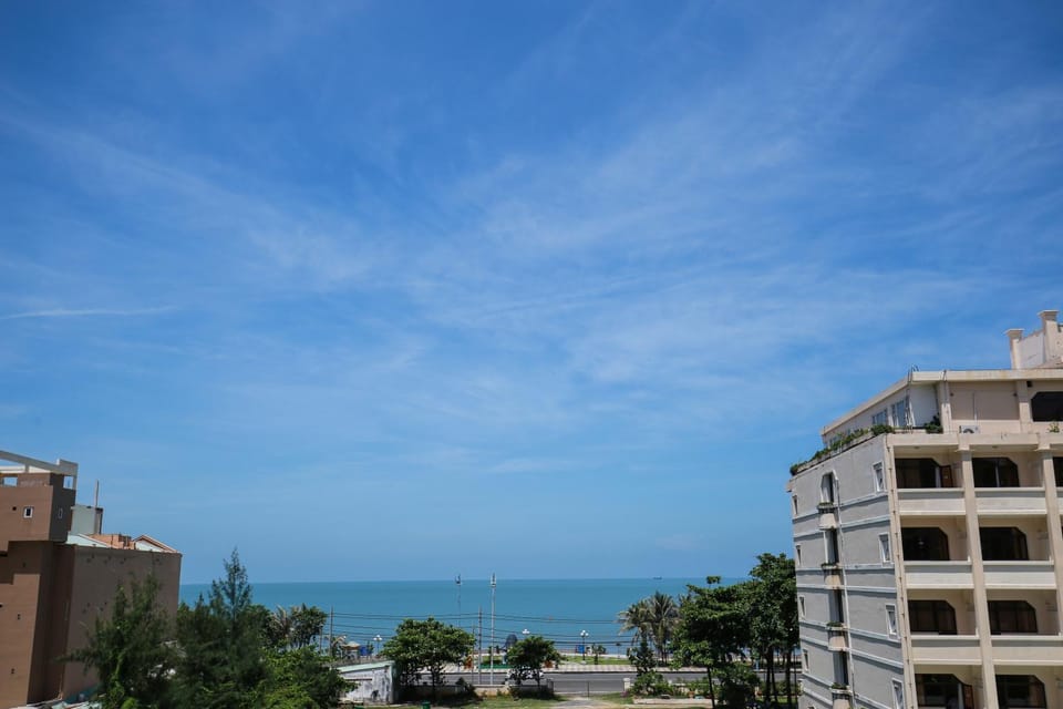 Neighbourhood, Natural landscape, Beach, Beach