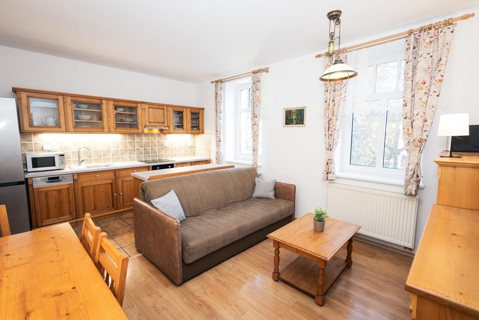 Kitchen or kitchenette, Living room