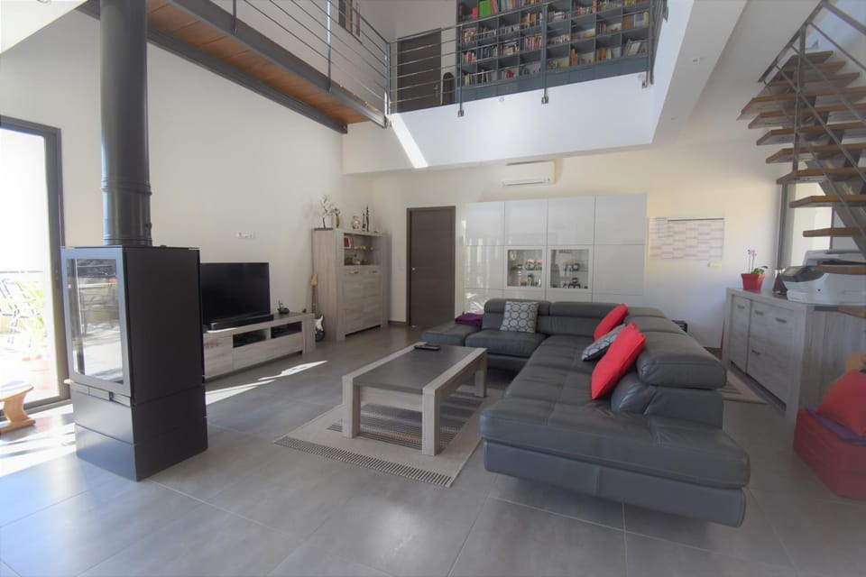 Communal lounge/ TV room, Internal: Not applicable to any particular room