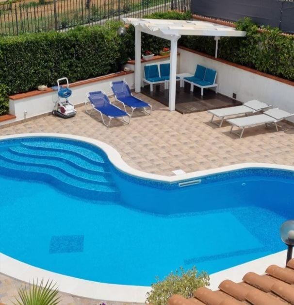 Patio, Day, Pool view, Swimming pool, sunbed