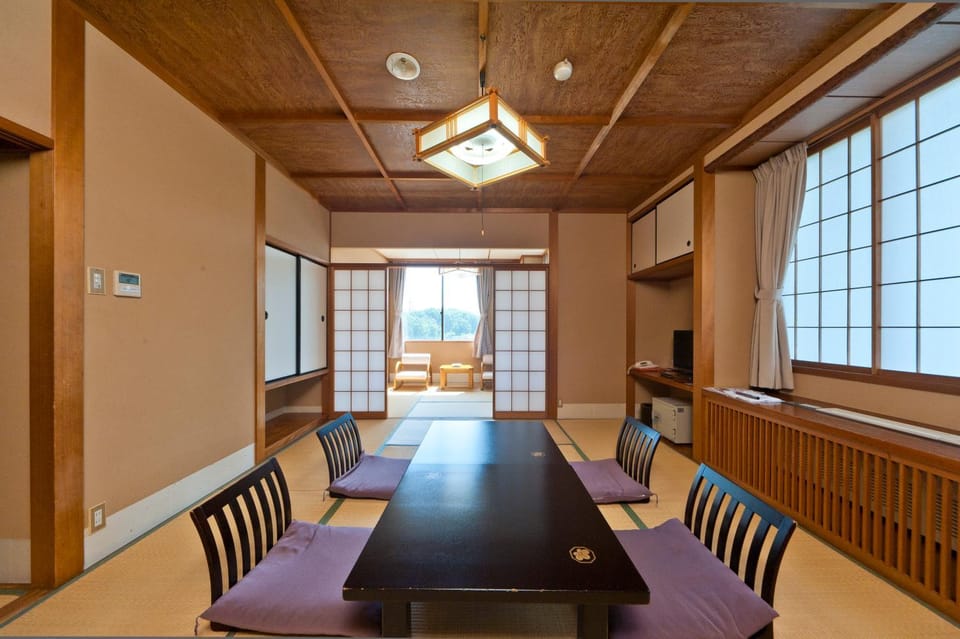 Tagawa Ryusenkaku Ryokan in Ishikawa Prefecture
