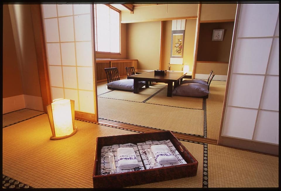 Tagawa Ryusenkaku Ryokan in Ishikawa Prefecture