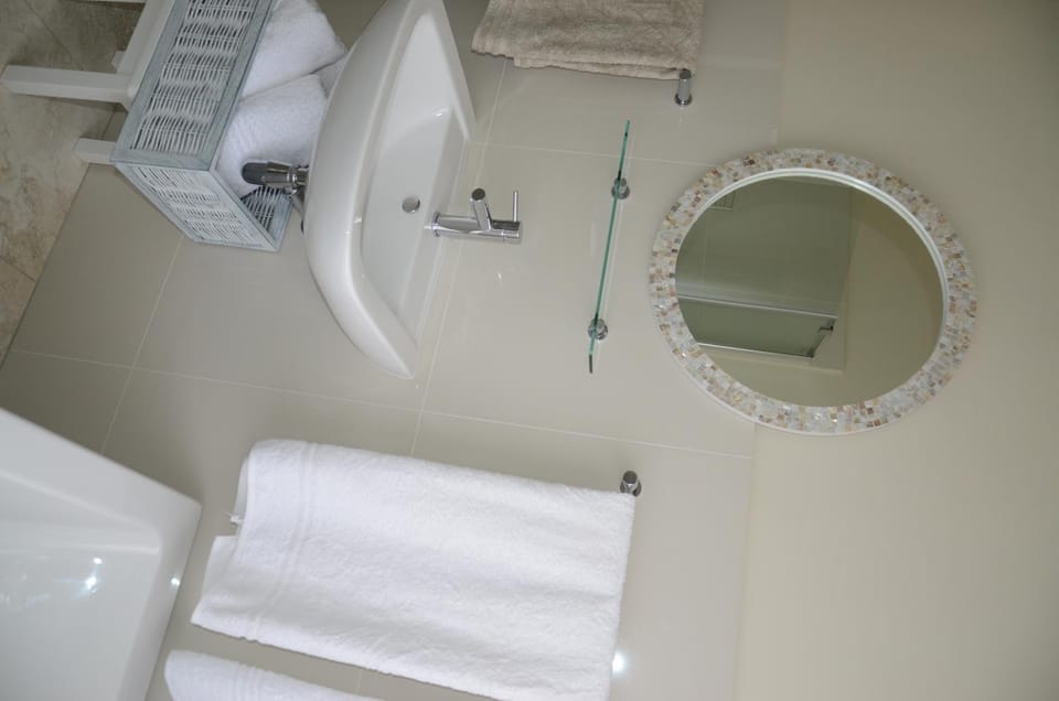 The Winelands Guest House Bed and Breakfast in Cape Town