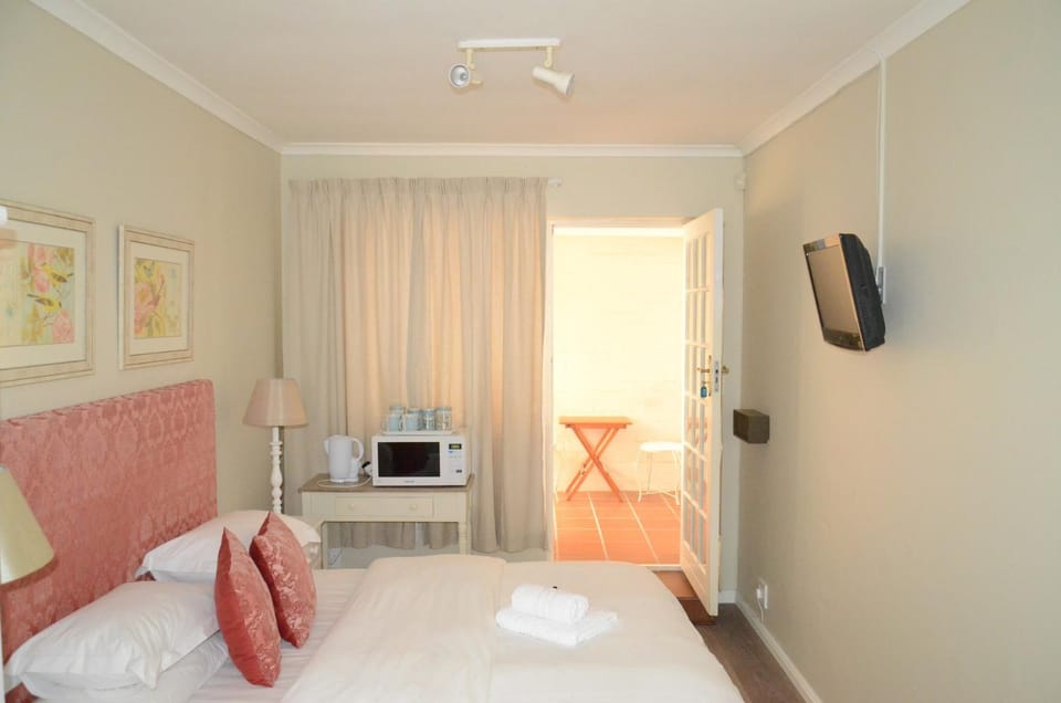 The Winelands Guest House Bed and Breakfast in Cape Town