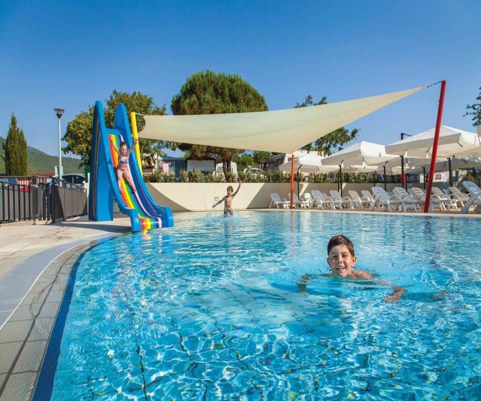 Swimming pool, children