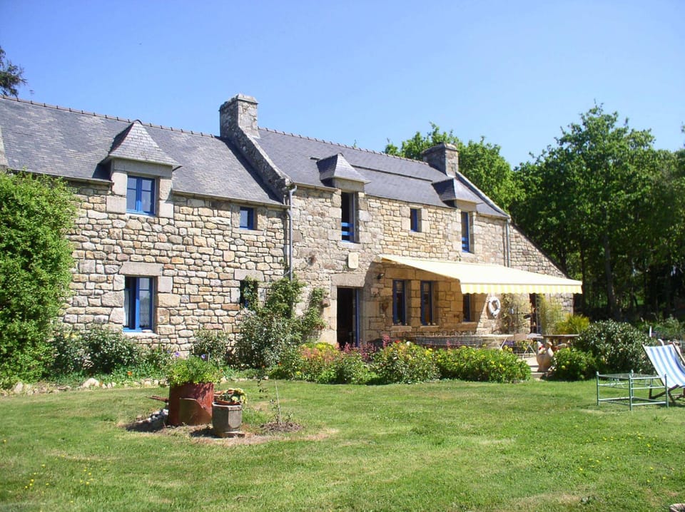 Property building, Facade/entrance, Garden, Balcony/Terrace, Garden view