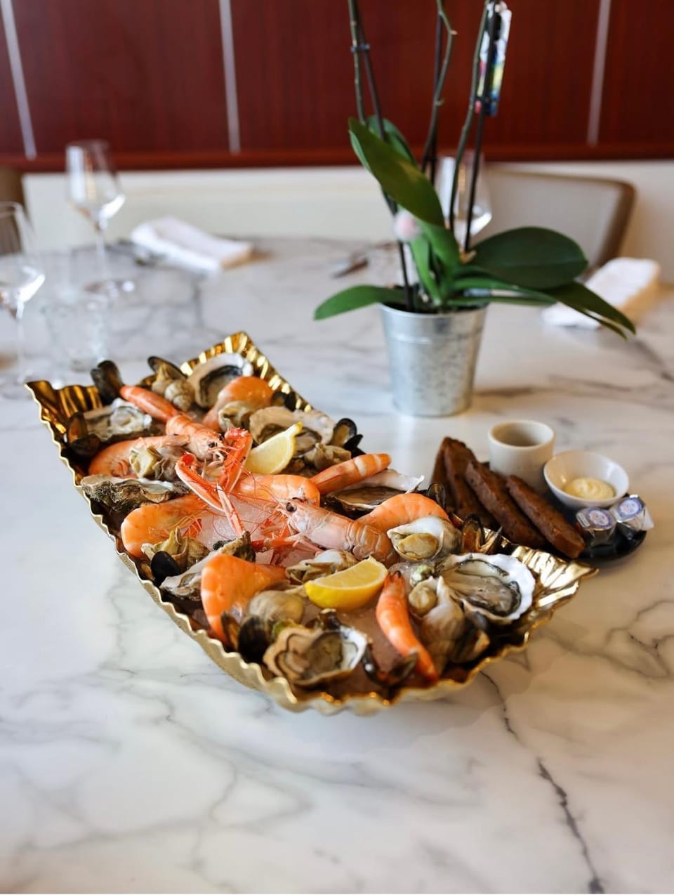 Restaurant/places to eat, Food and drinks