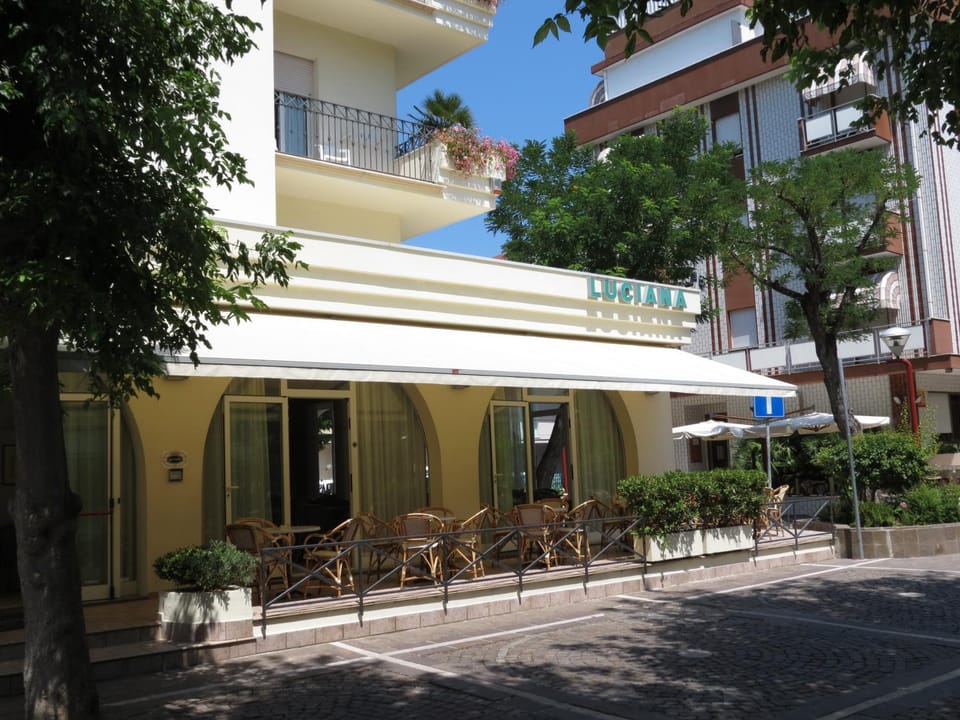 Property building, Facade/entrance