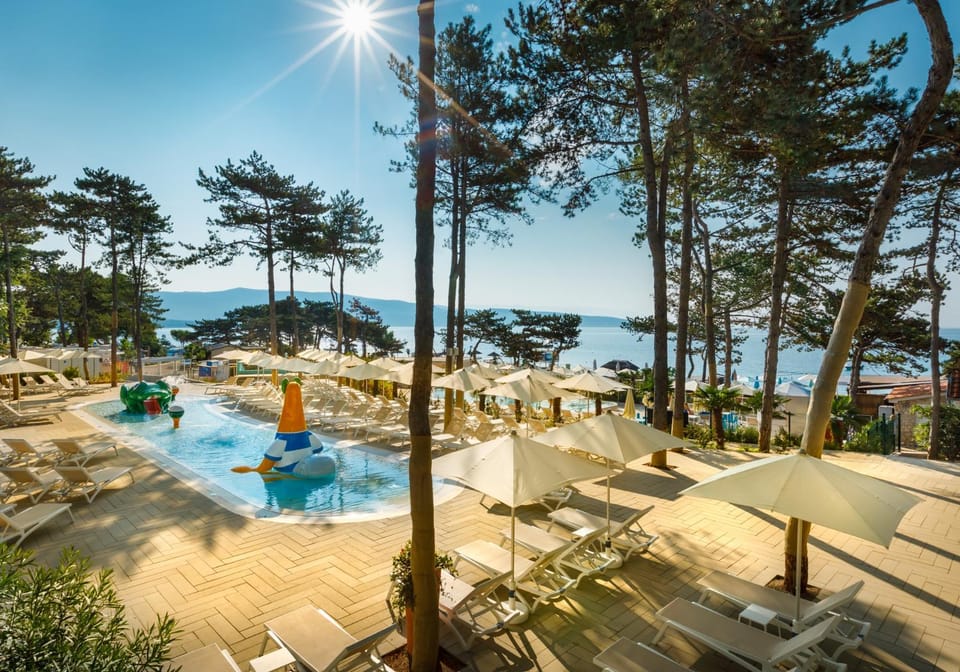 Pool view, Swimming pool