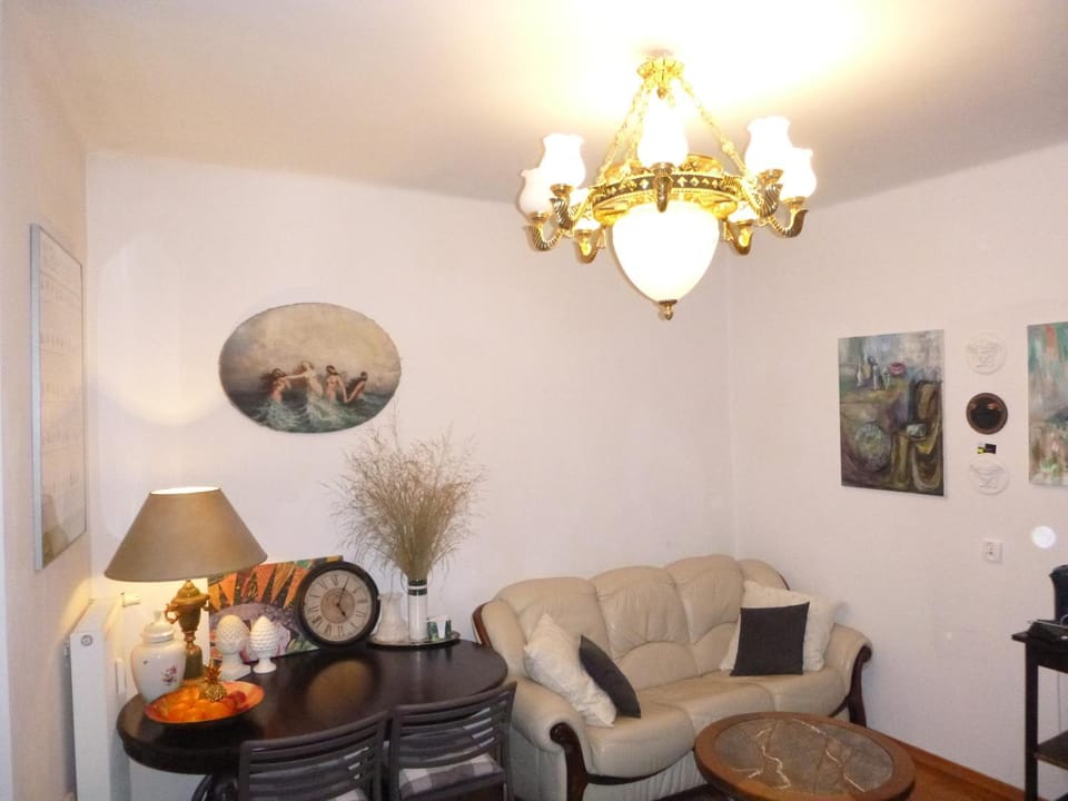 Living room, Photo of the whole room