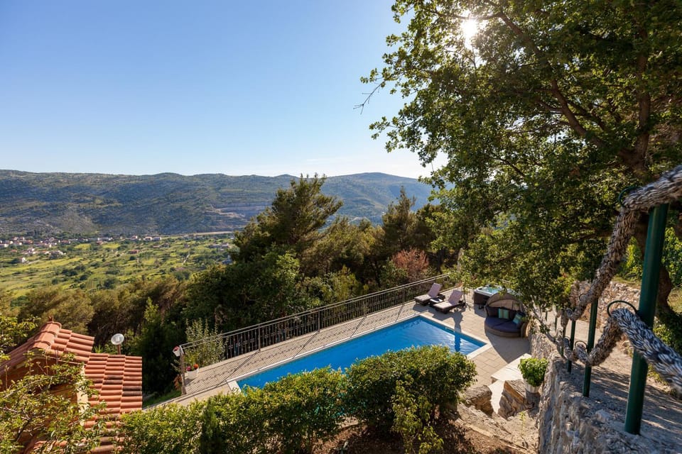 Natural landscape, Mountain view, Pool view, Area and facilities, Swimming pool