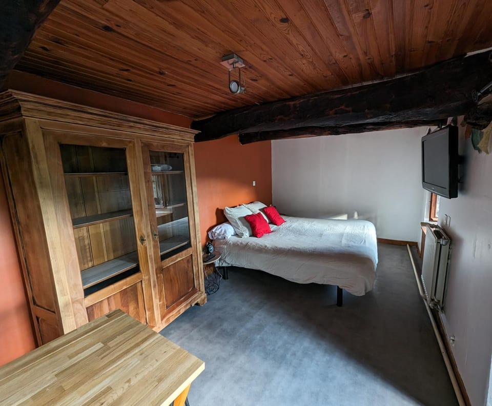gîte de l'olivier - 3 étoiles - domaine de l'olivier House in Auvergne-Rhône-Alpes