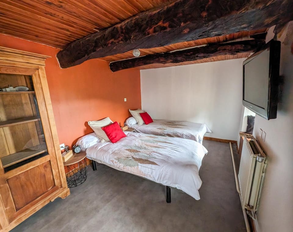 gîte de l'olivier - 3 étoiles - domaine de l'olivier House in Auvergne-Rhône-Alpes