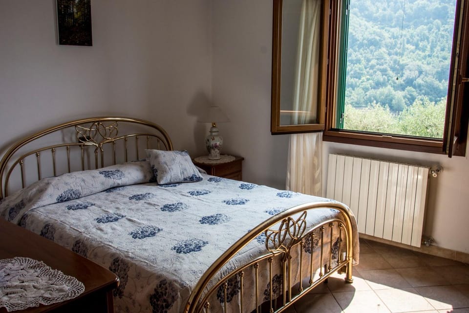 Bed, Day, Summer, Bedroom