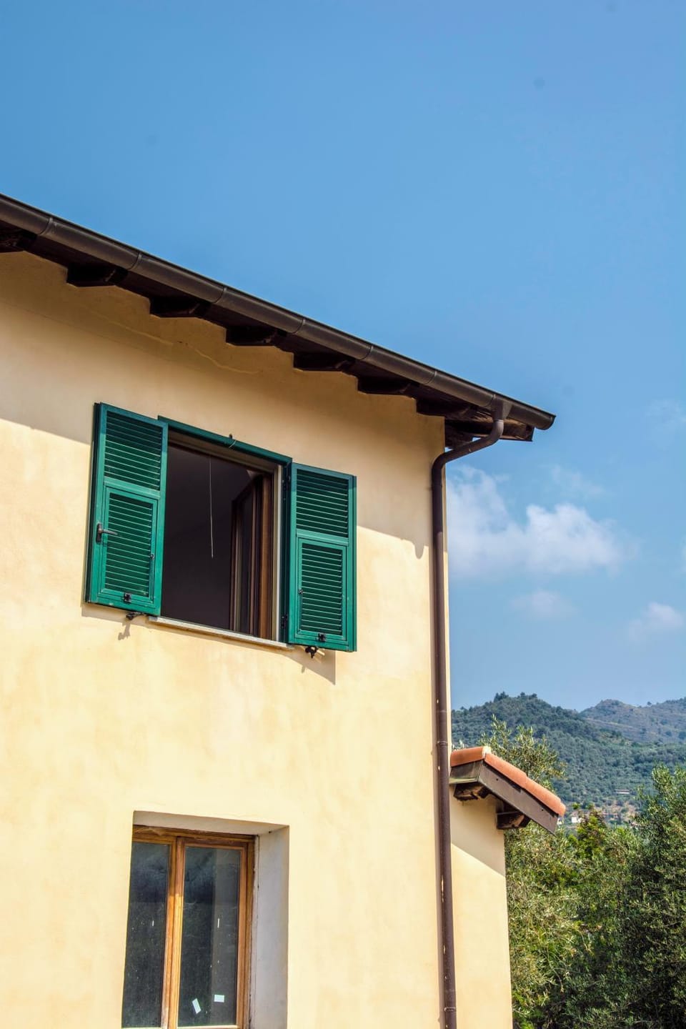 Property building, Day, Summer