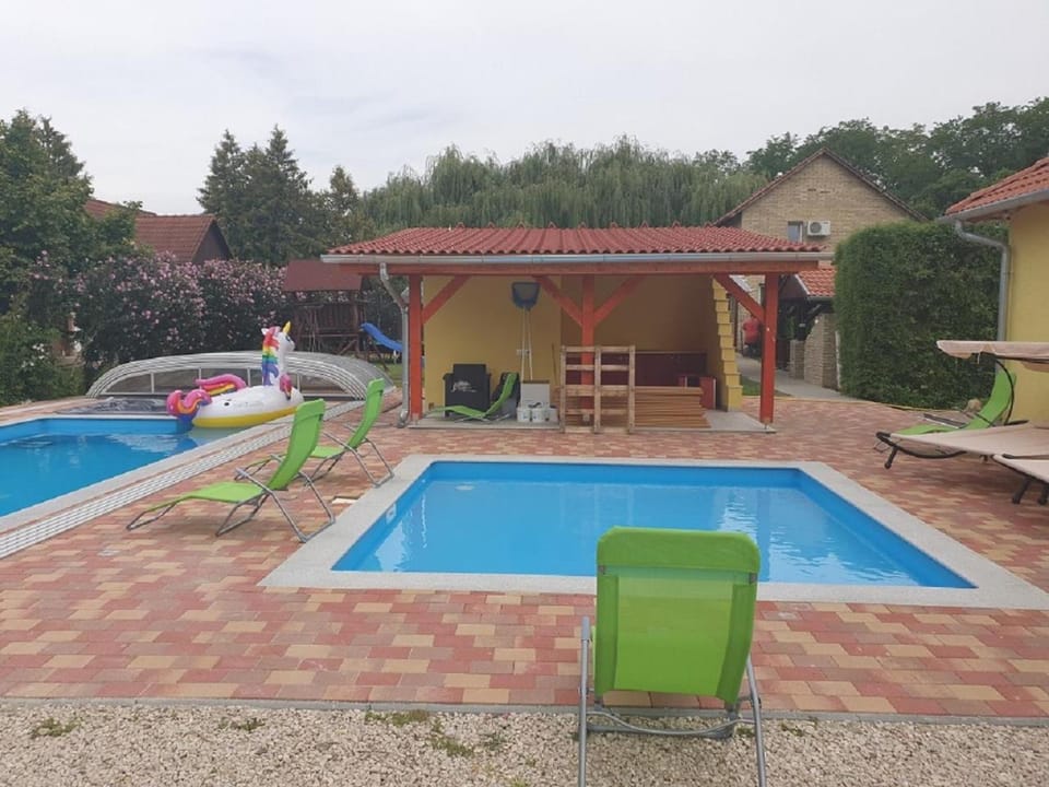 Garden, Pool view, Swimming pool, sunbed