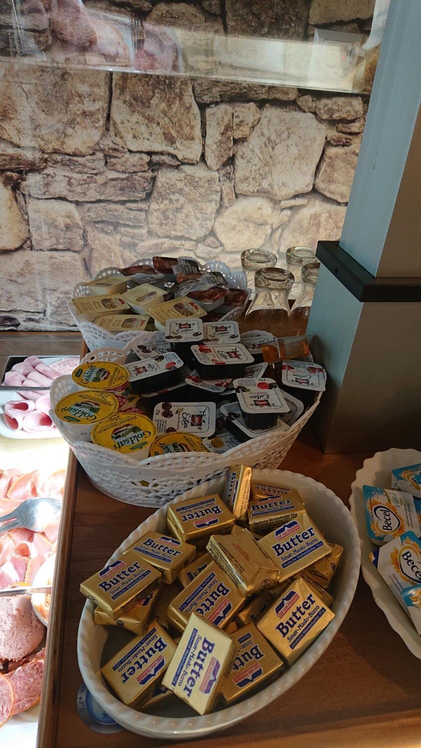 Continental breakfast, Buffet breakfast