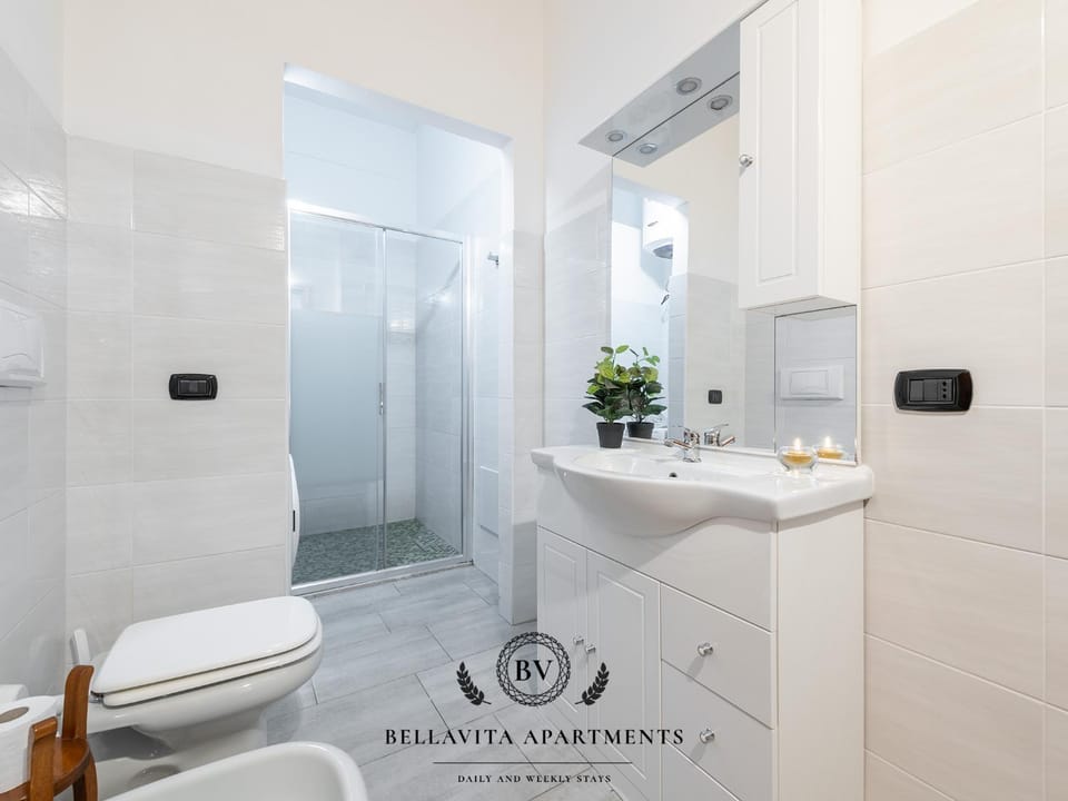 Shower, Toilet, Bathroom, bidet, heating, towels