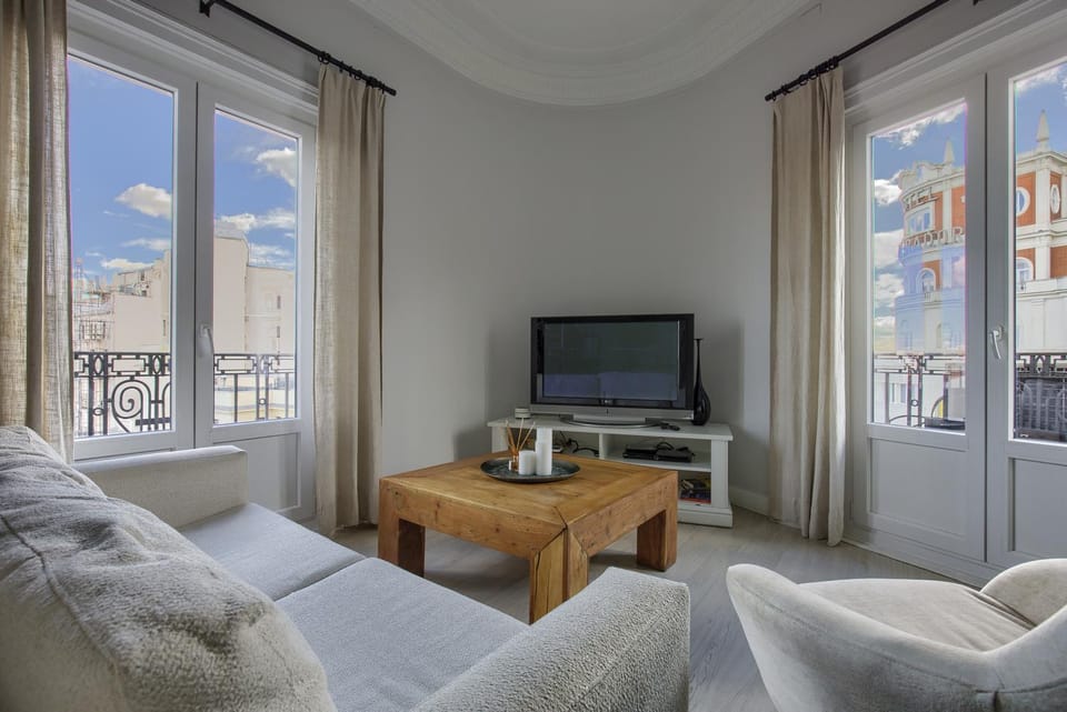 Hostal Besaya Bed and Breakfast in Centro