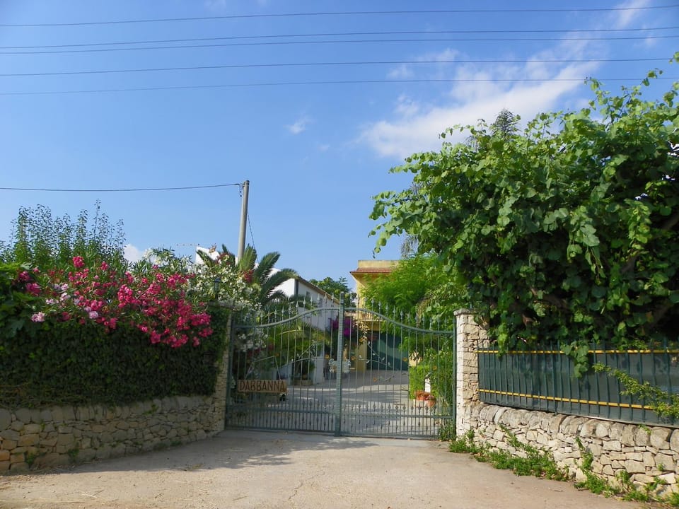 Facade/entrance, Garden
