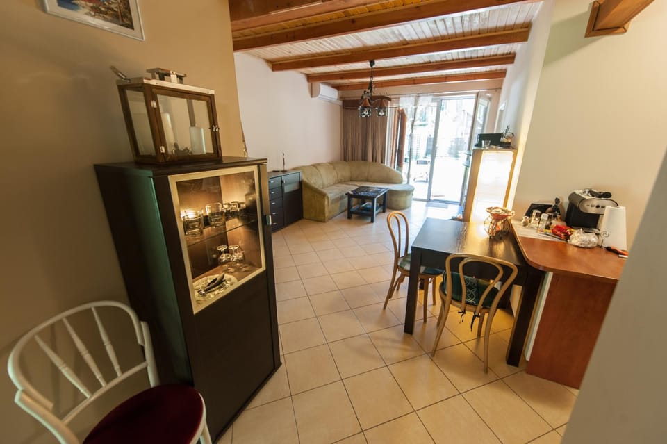 Coffee/tea facilities, Seating area