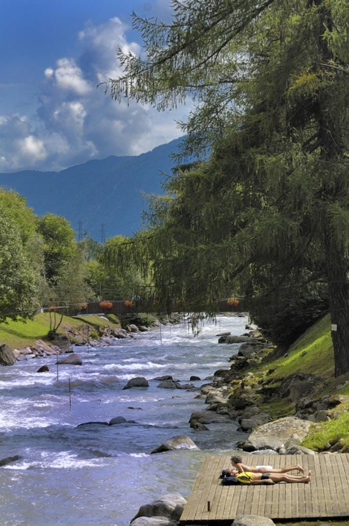 Nearby landmark, Natural landscape, River view
