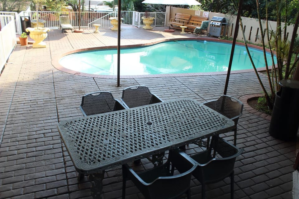 BBQ facilities, Swimming pool, sunbed