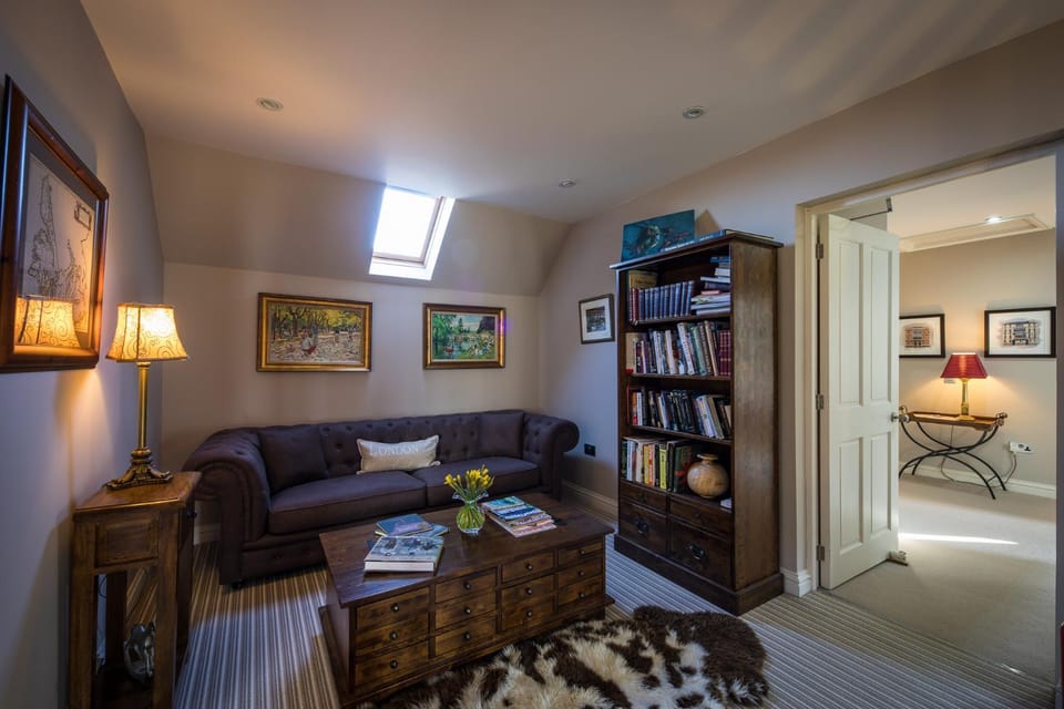 Library, Seating area