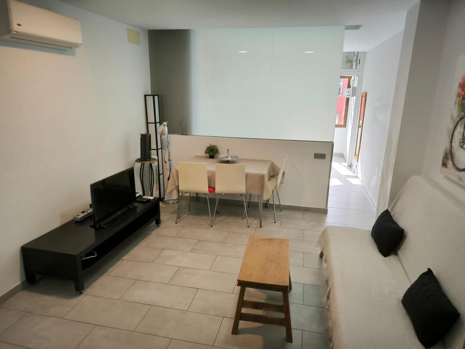 TV and multimedia, Living room, air conditioner