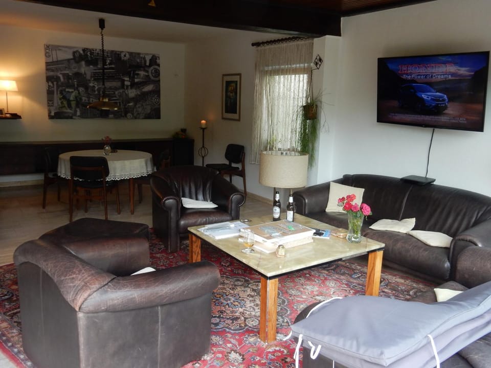 Dining area, Internal: Not applicable to any particular room