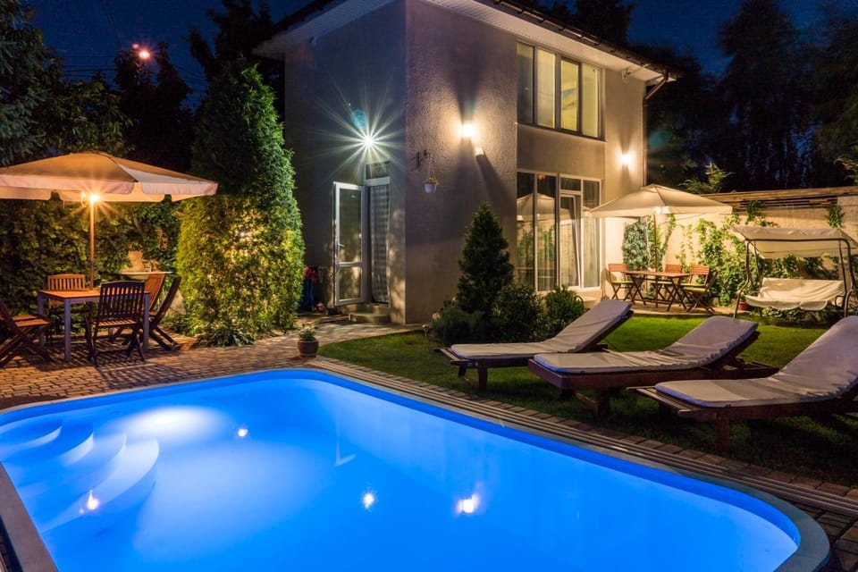 Property building, Swimming pool