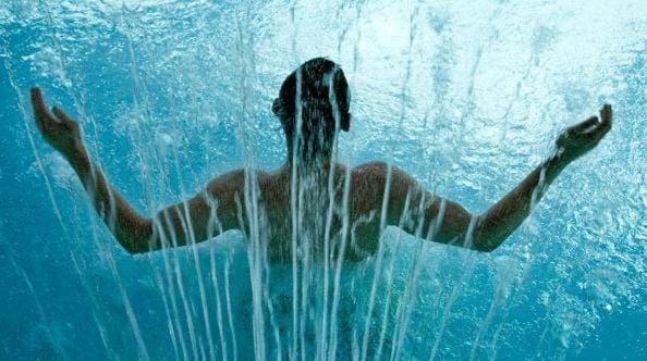 Guests, Swimming pool